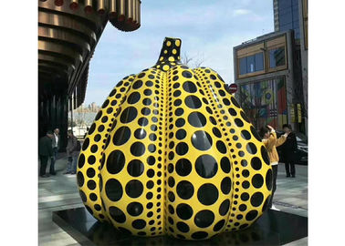 Un buen precio. Escultura pintada al aire libre gigante de la calabaza del acero inoxidable para el paisaje urbano en línea