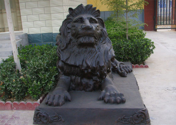 Un buen precio. Estatua de bronce del león de la antigüedad del metal del molde de la aduana que se sienta para al aire libre en línea