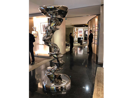 Un buen precio. Escultura de acero inoxidable del remolino del espejo para la decoración al aire libre en línea